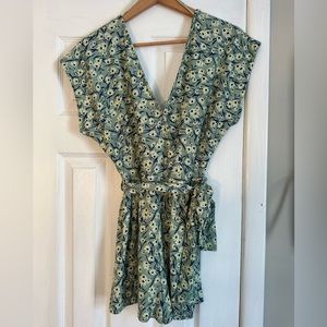 Urban Outfitters Daisy Romper